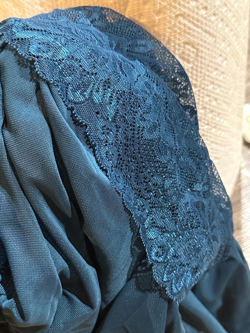 Elegant Lace Trim Off-Shoulder Lace Crystal Teal Nightgown New Boutique - Picture 5 of 6